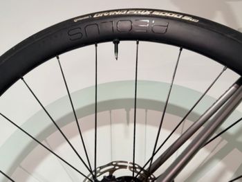 Tweedehands Bontrager Aeolus Pro 37 TLR Disc Road Wheel 2022 bike — afbeelding 9 van 15