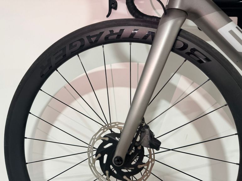 Tweedehands Bontrager Aeolus Pro 37 TLR Disc Road Wheel 2022 bike — afbeelding 13 van 15