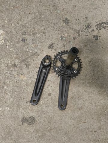 Brugt Shimano FC-MT511 Crankset Drivetrain & Pedals