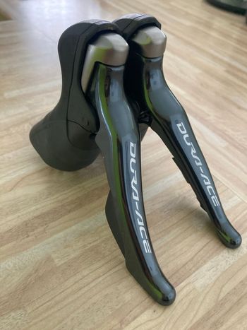 Used Shimano Dura Ace R9000 Shifterset 2013 bike — image 3 of 5
