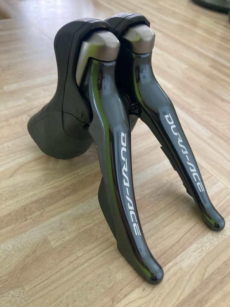 Used Shimano Dura Ace R9000 Shifterset 2013 bike — image 3 of 5