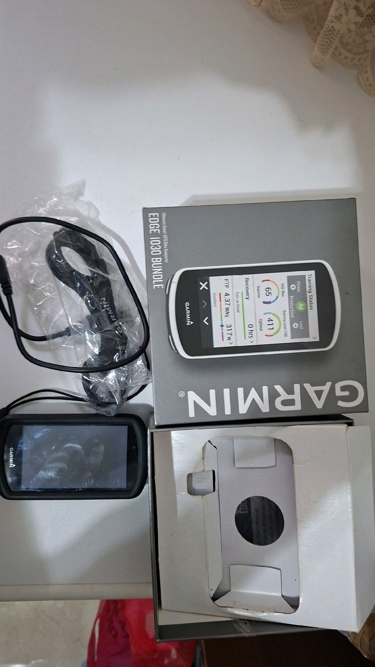Used Garmin Edge 1030 GPS Cycling Computer 2024 bike — image 4 of 4