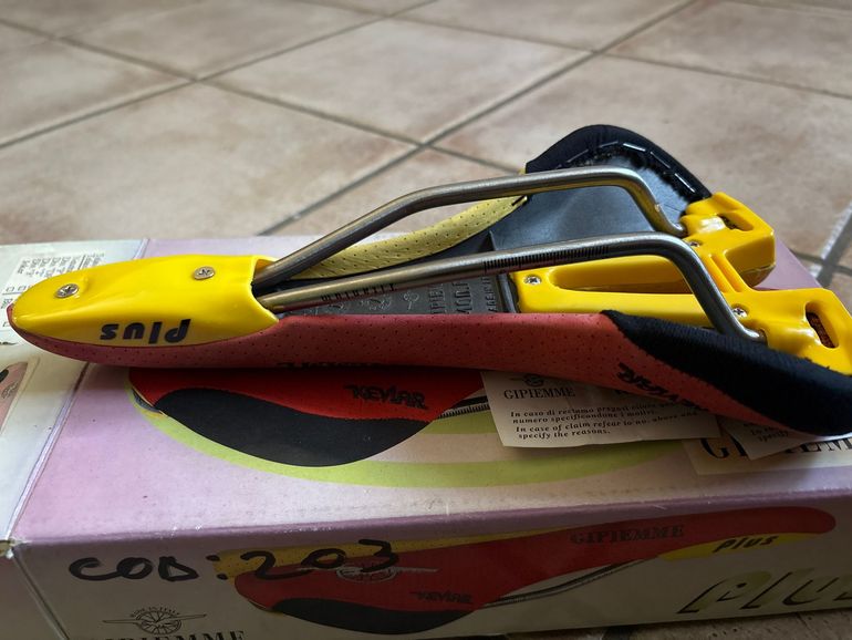 Used GIPIEMME Kevlar Plus bike — image 4 of 7