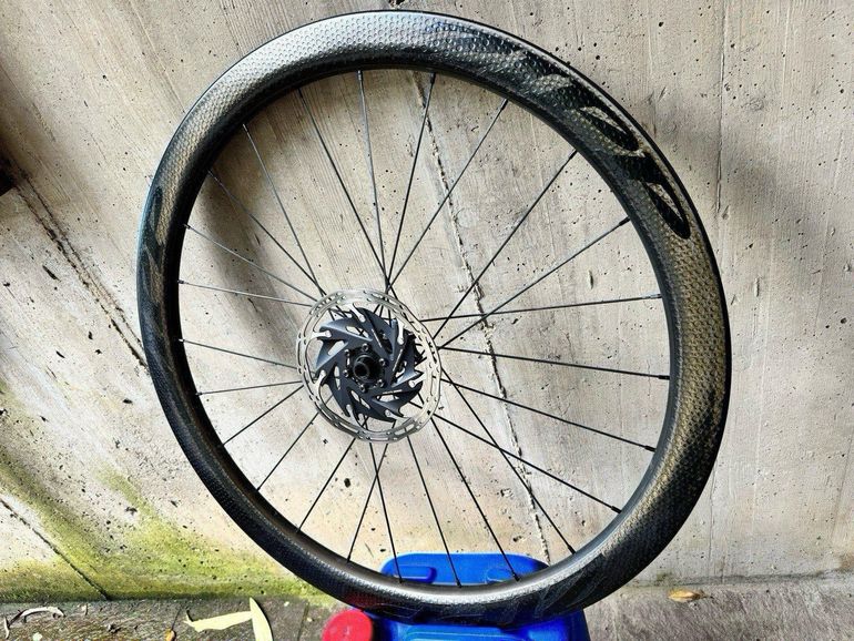 Used Zipp 303 Firecrest Tubeless Disc-brake 2019 bike — image 5 of 19