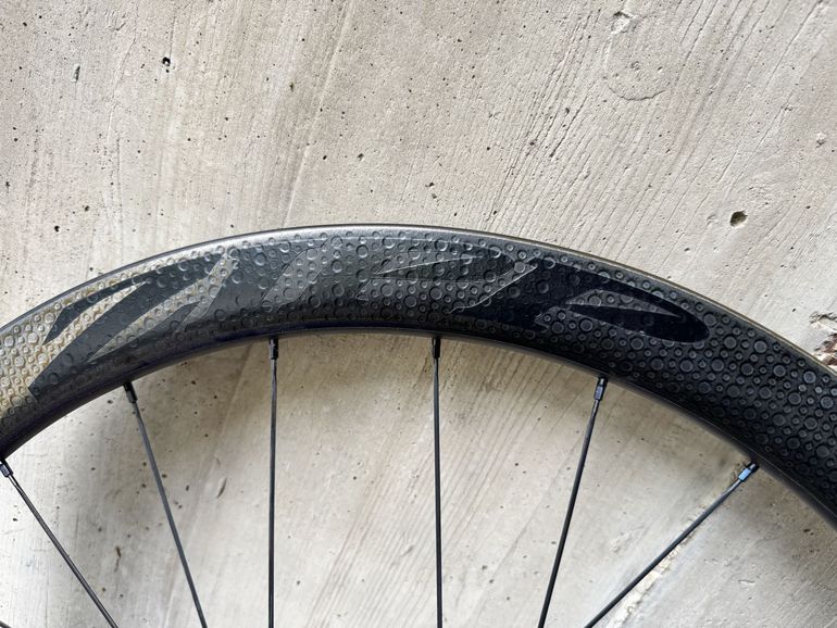 Used Zipp 303 Firecrest Tubeless Disc-brake 2019 bike — image 12 of 19