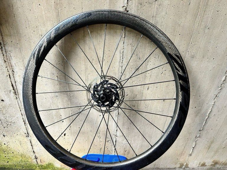 Used Zipp 303 Firecrest Tubeless Disc-brake 2019 bike — image 3 of 19