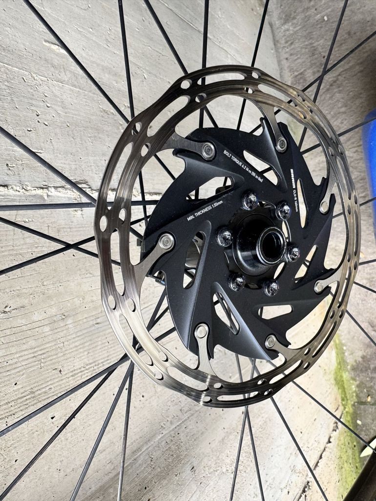 Used Zipp 303 Firecrest Tubeless Disc-brake 2019 bike — image 7 of 19