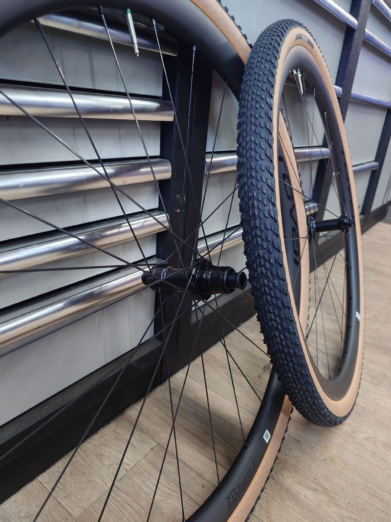 Gebrauchtes Roval Terra CLX Wheelset 2025 bike — Bild 2 von 5