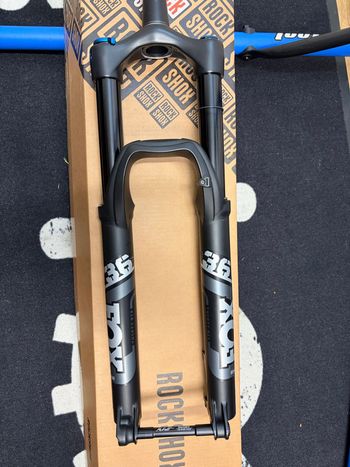 Fox, 36 Rythm 29 Zoll 160mm