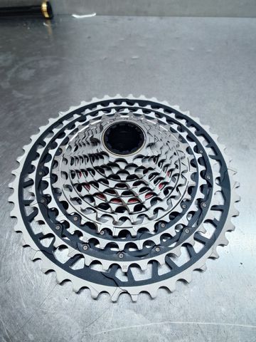 Sram RED XPLR 2025 Drivetrain & Pedals usato