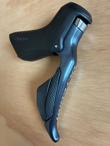 Brugt Shimano Ultegra Di2 ST-R8050 Drivetrain & Pedals