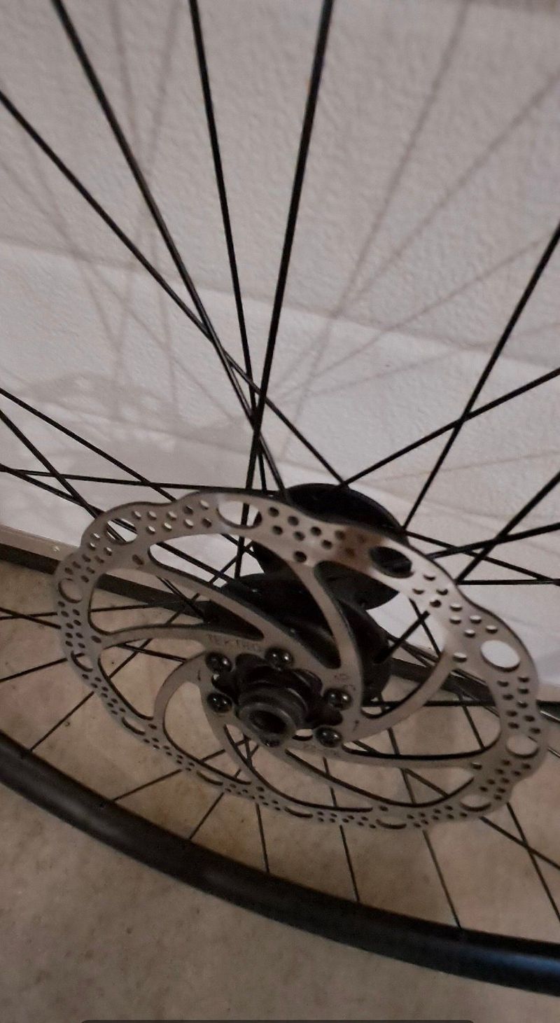 Used Felt ruote 28 bike — image 10 of 10