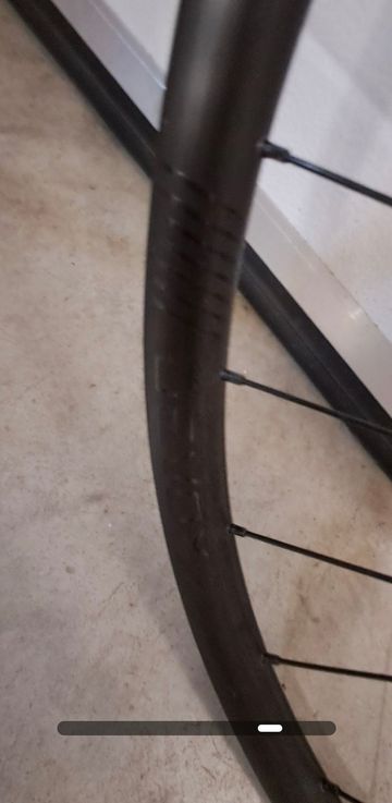 Used Felt ruote 28 bike — image 9 of 10