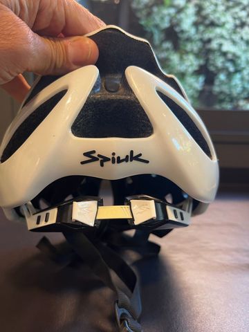 Used Spiuk Helmet 2018 bike — image 5 of 5