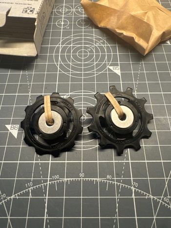 Used Shimano Ultegra Pulley Set bike — image 2 of 2
