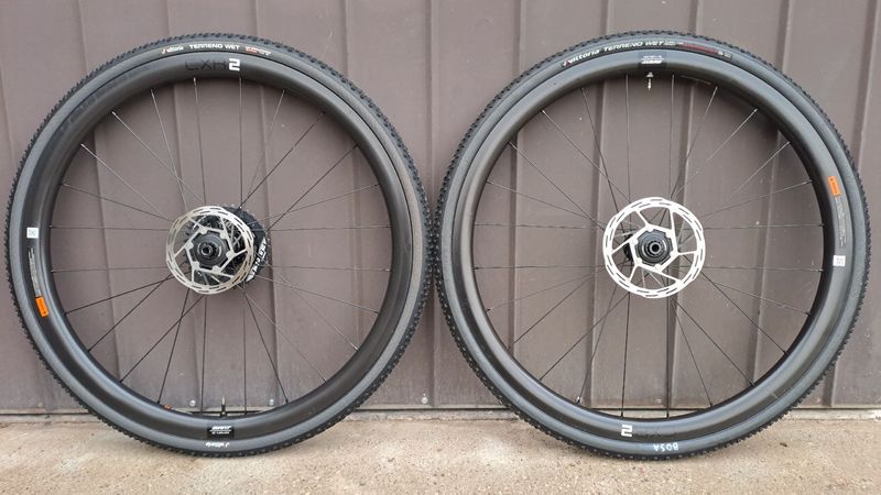 Käytetty Giant cxr2 Wheels