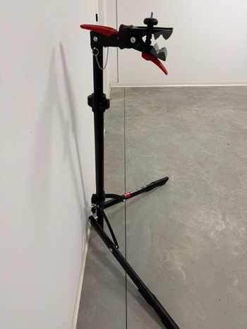 Elite, work stand team