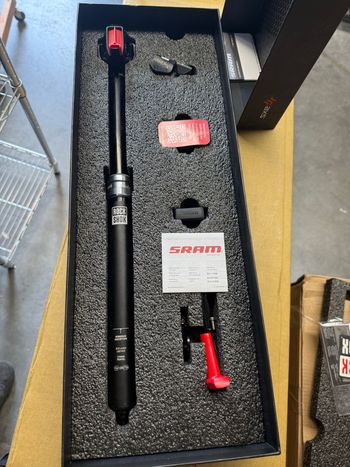 Used Sram AXS Reverb Seatpost 31.6 170mm A1 2022 bike — image 3 of 5