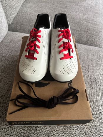 Used Pearl Izumi Tour Road Shoes bike — image 8 of 9