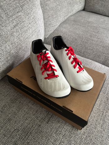 Used Pearl Izumi Tour Road Shoes bike — image 2 of 9