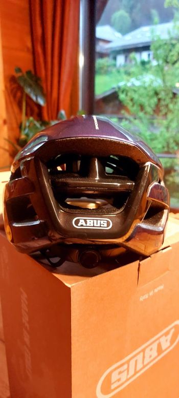 Used ABUS Powerdome Helmet 2025 bike — image 3 of 5