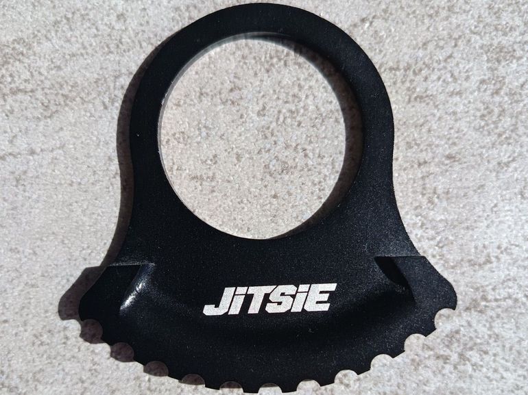 Used Jitsie Protection roue libre bike — image 1 of 4