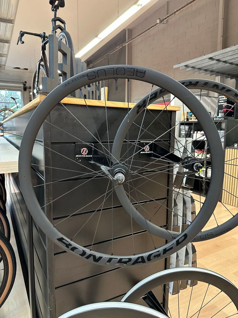 Used Bontrager Roues Carbone 2025 bike — image 1 of 2