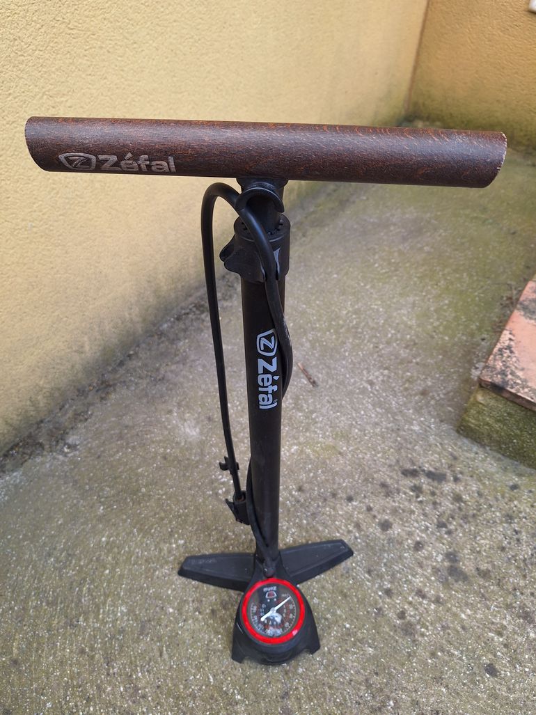 Used Zefal Profil Max FP60 bike — image 1 of 5