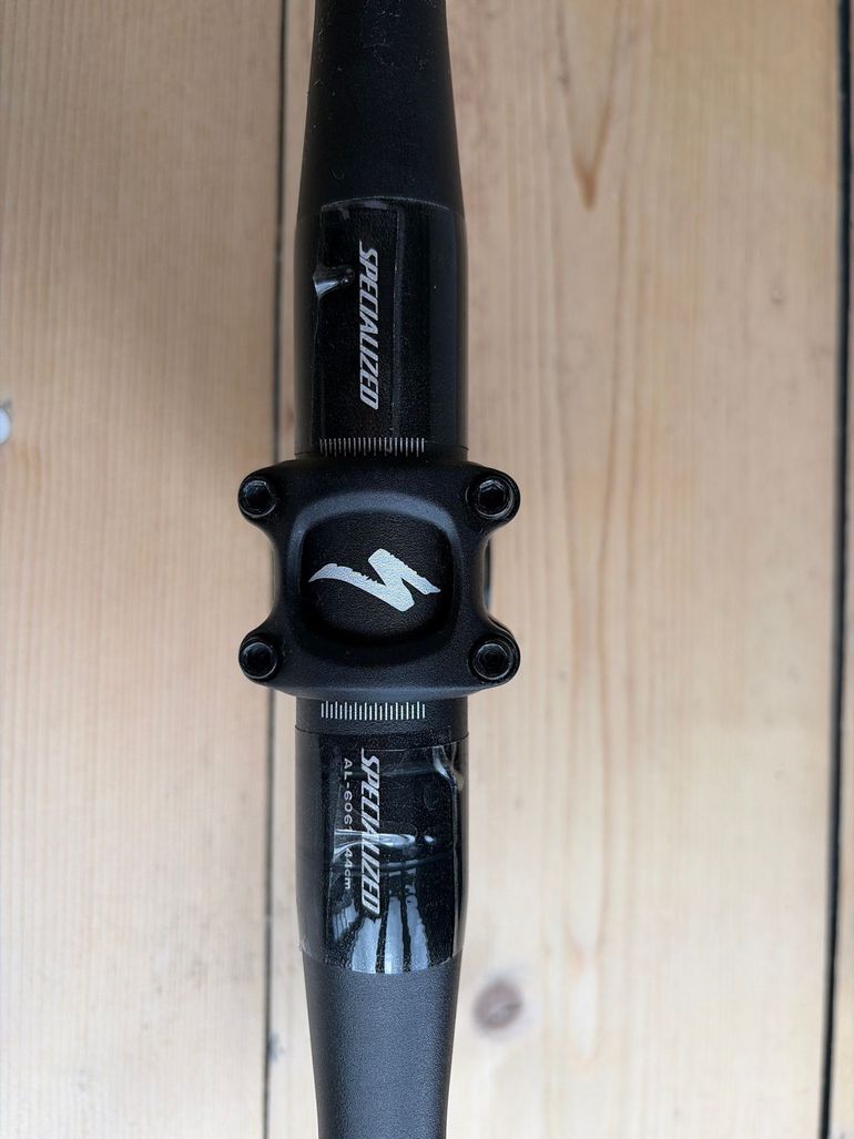 Used Specialized AL-6061 44cm Handlebar bike — image 2 of 4