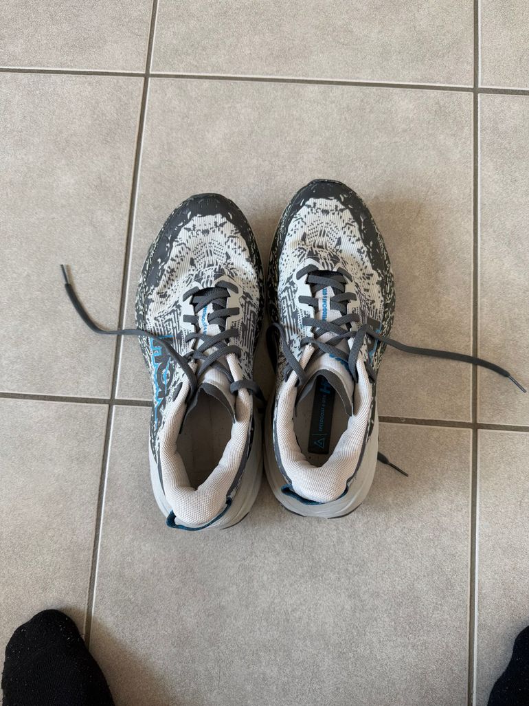 Used Hoka chaussure trail 2025 bike — image 3 of 3