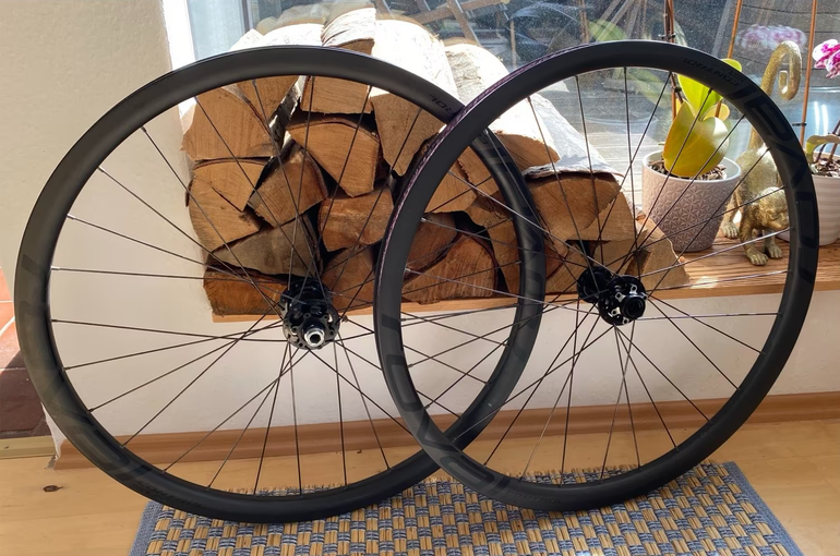 Used Roval Control SL Carbon 29 Zoll Laufradsatz Boost 110/148 bike — image 1 of 11