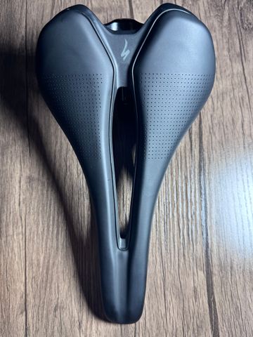 Used Specialized Romin Evo Gel Saddles & Seatposts