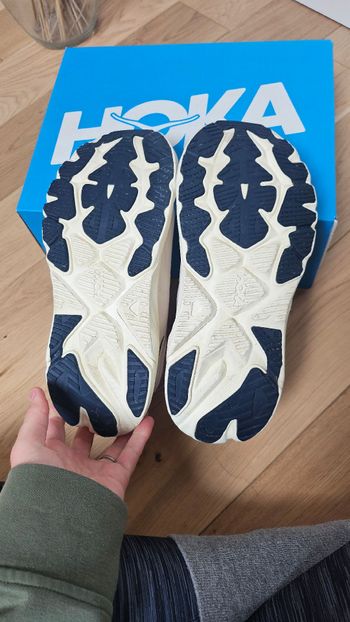 Used Hoka Arahi 8 2025 bike — image 5 of 7