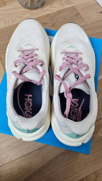 Used Hoka Arahi 8 2025 bike — image 3 of 7