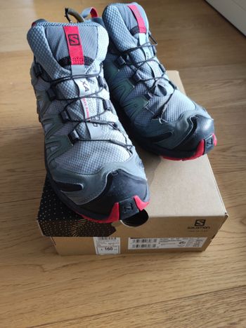 Used Salomon XA PRO 3D Gore-Tex 2025 bike