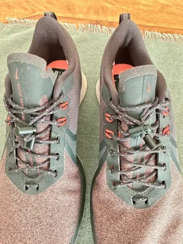 Used Nike zoom running shoes Running Shoes