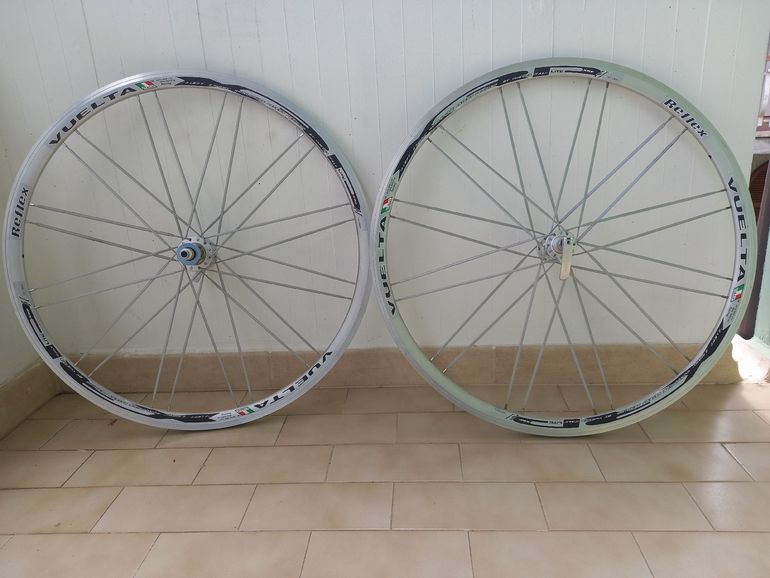 Used Vuelta racing Reflex bike — image 2 of 3