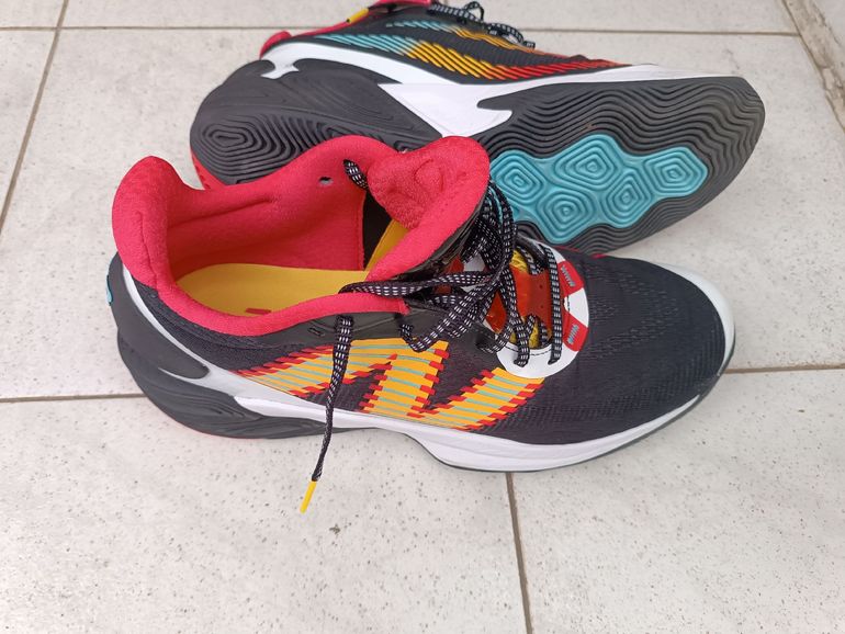 Used New Balance TWO WXY v5 2025 bike — image 3 of 5