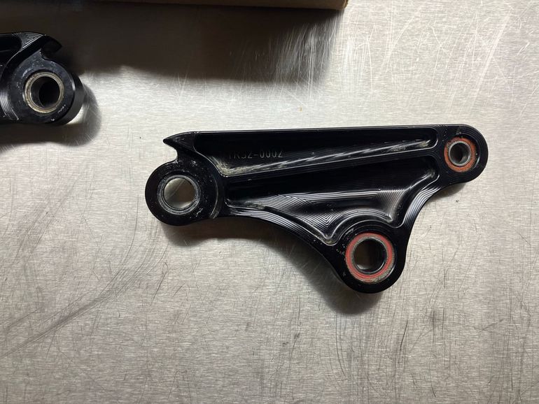 Used Cascade Components Cascade Link Plates Sentinel v2 bike — image 4 of 4