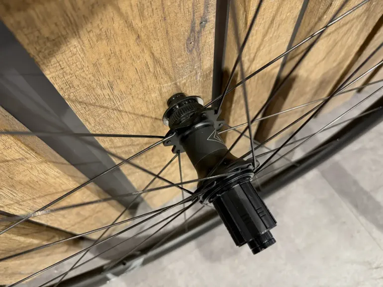 Used Velomann Palladium 33mm Carbon Wheels 2024 bike — image 2 of 2