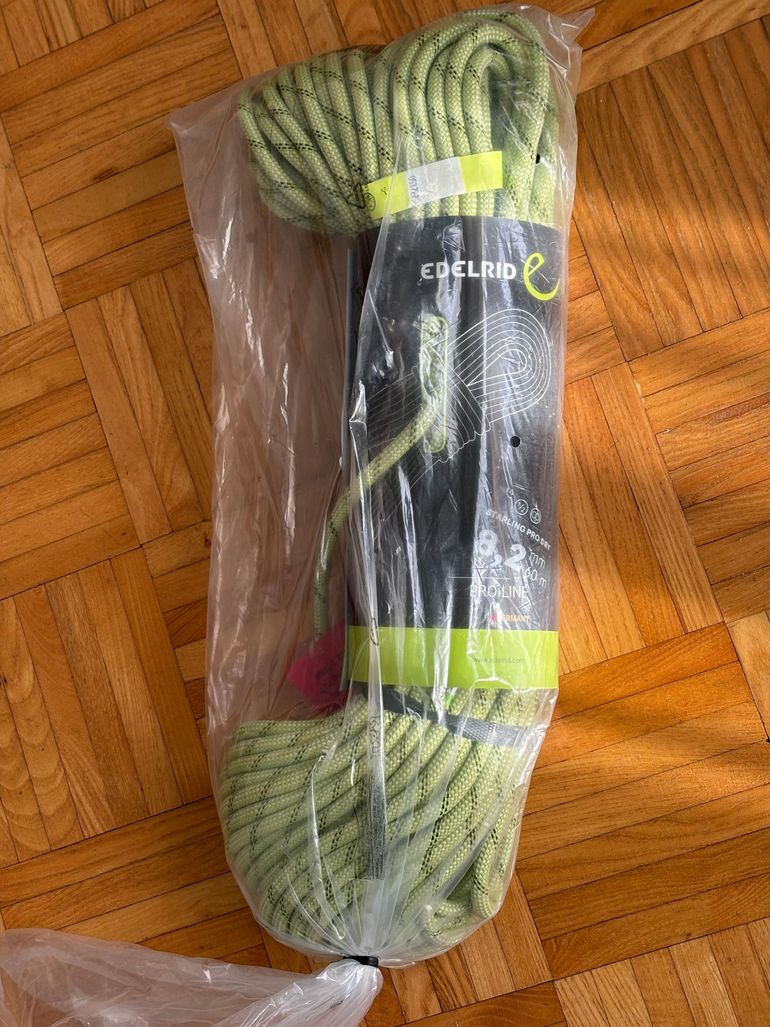 Used Edelrid Staling Pro Dry 8.2mm 60m Twin Half Rope bike — image 2 of 2