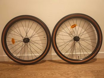 Triban, Paire de roues 650B + pneus Hutchinson Touareg 47c neuf