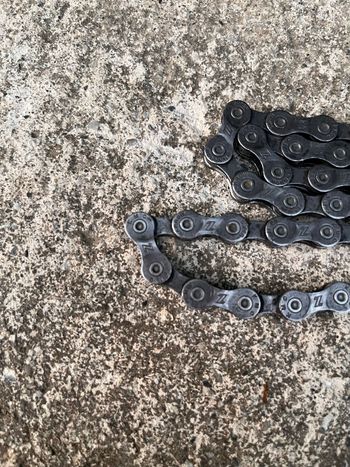 Used Kmc Chain 9s bike — image 2 of 3