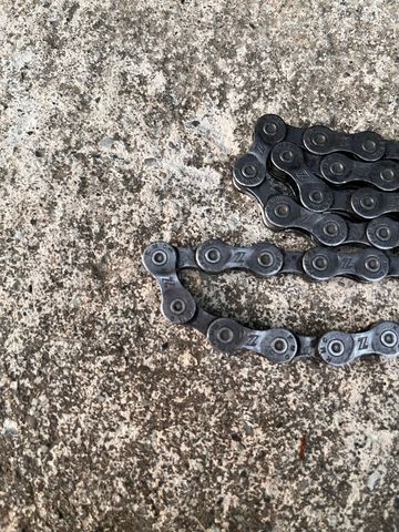 Used Kmc Chain 9s bike — image 2 of 3