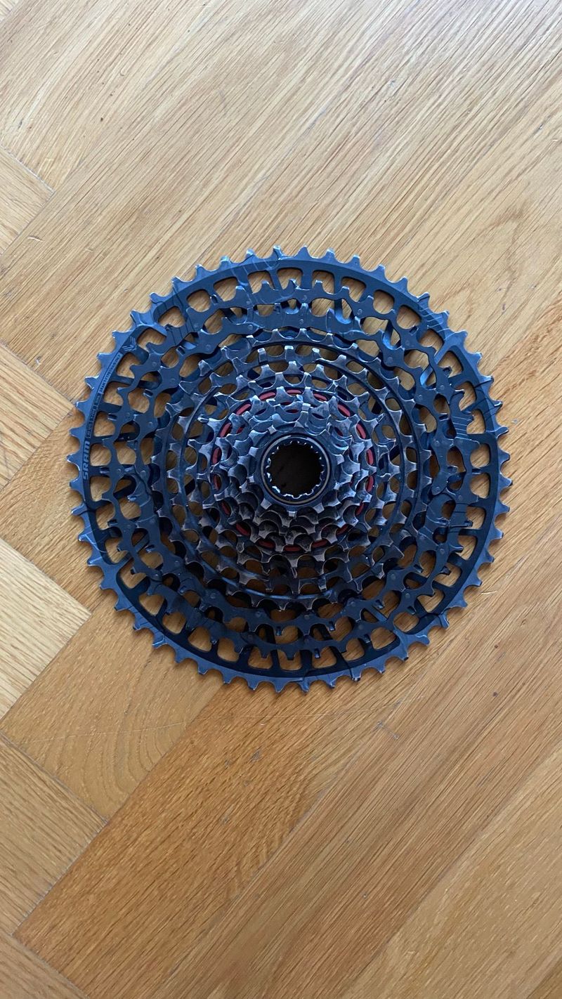 Used Sram X0 Eagle XS 1295 cassette t-type Drivetrain & Pedals