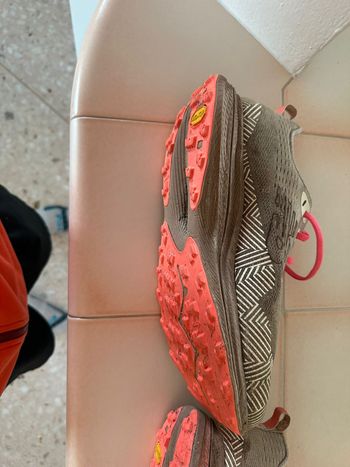 Used New Balance FuelCell SuperComp Trail v2 bike — image 3 of 5