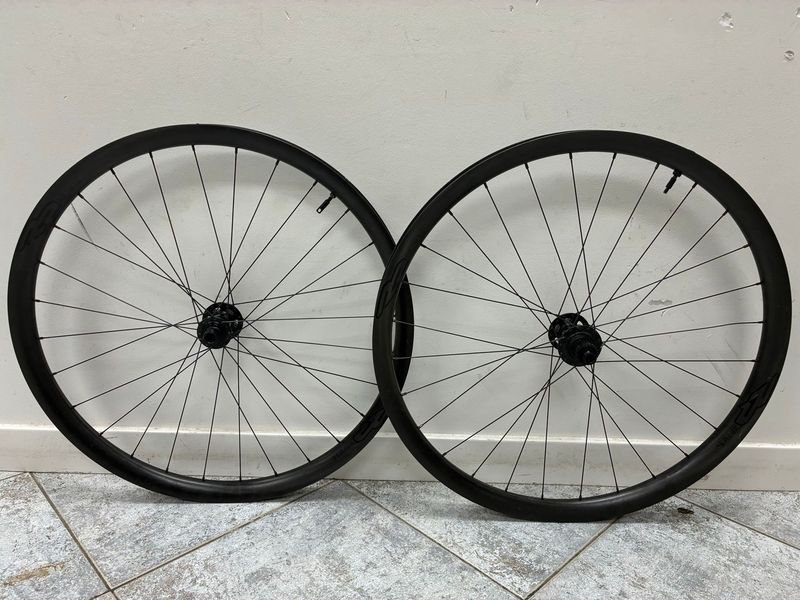Gebrauchtes 2024 MTB 29” Carbon Wheels bike — Bild 1 von 6
