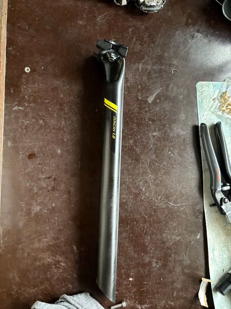 Syncros Duncan 1.0 10 mm offset Carbon seatpost Saddles & Seatposts d'occasion