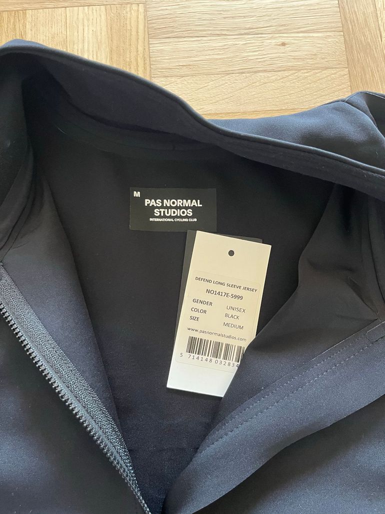 Used Pas Normal Studios Defend Long Sleeve bike — image 2 of 3