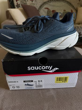 Used Saucony Hurricane 25 2025 bike — image 2 of 3